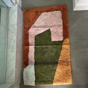 West Elm Geometric Bath Mat in Earth Tones